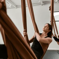 Йога в гамаках